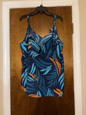 NWT -Torrid Sodi Swing Cami. Tropical Leaf Print Cami with Teal & Orange Accents